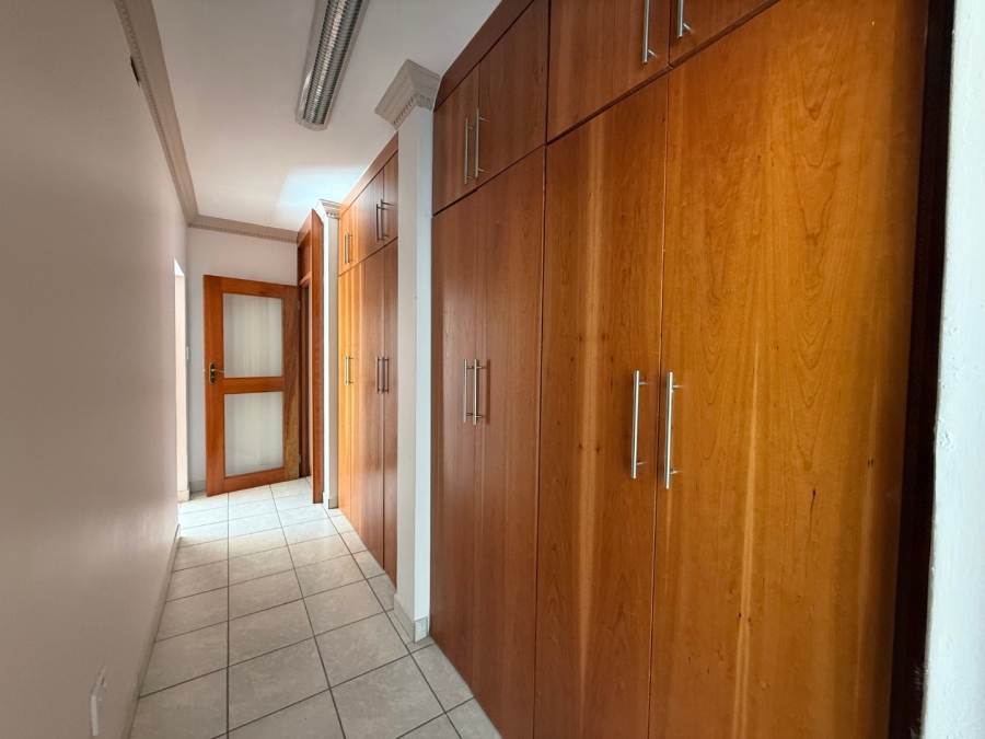 5 Bedroom Property for Sale in Birdwood Estate North West